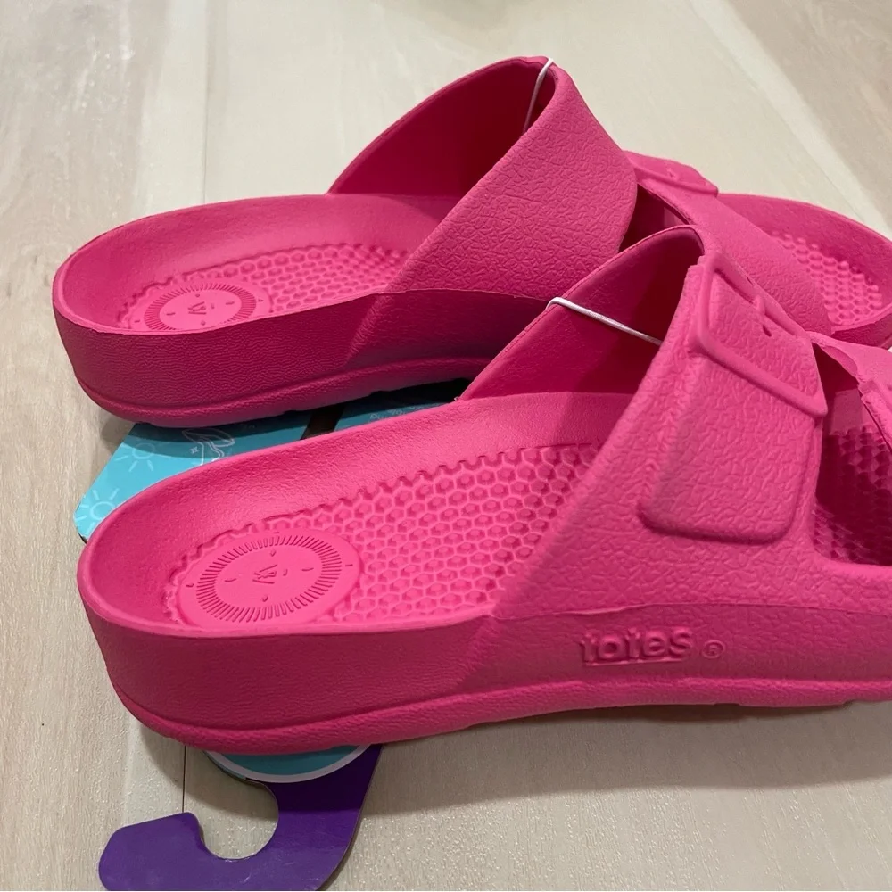 NWT Totes Kids 13-1 Slip On Slides Pink Sandals Lightweight Waterproof